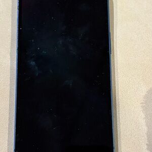 APPLE 13 Smartphone with Blue Finish
Great holiday gift. 🕎🎄